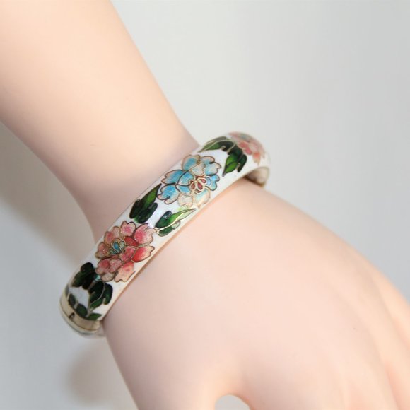 Vintage White Cloisonne Hinged Bangle - Picture 5 of 13